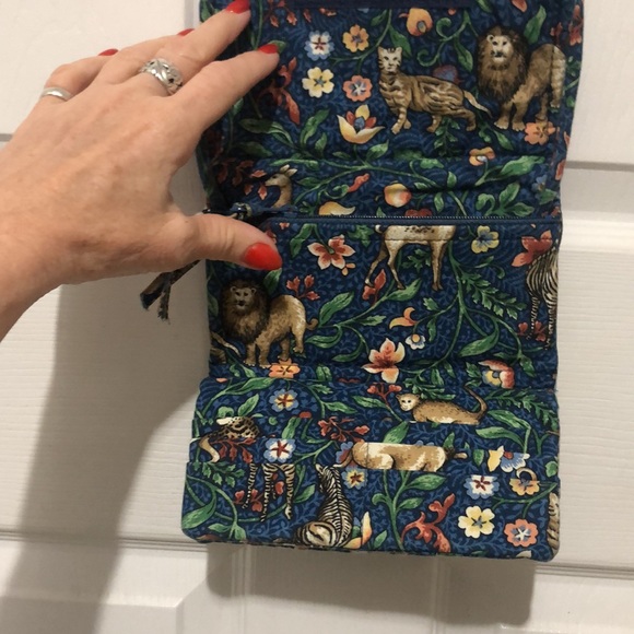Vera Bradley cross body wallet/purse - Picture 2 of 5